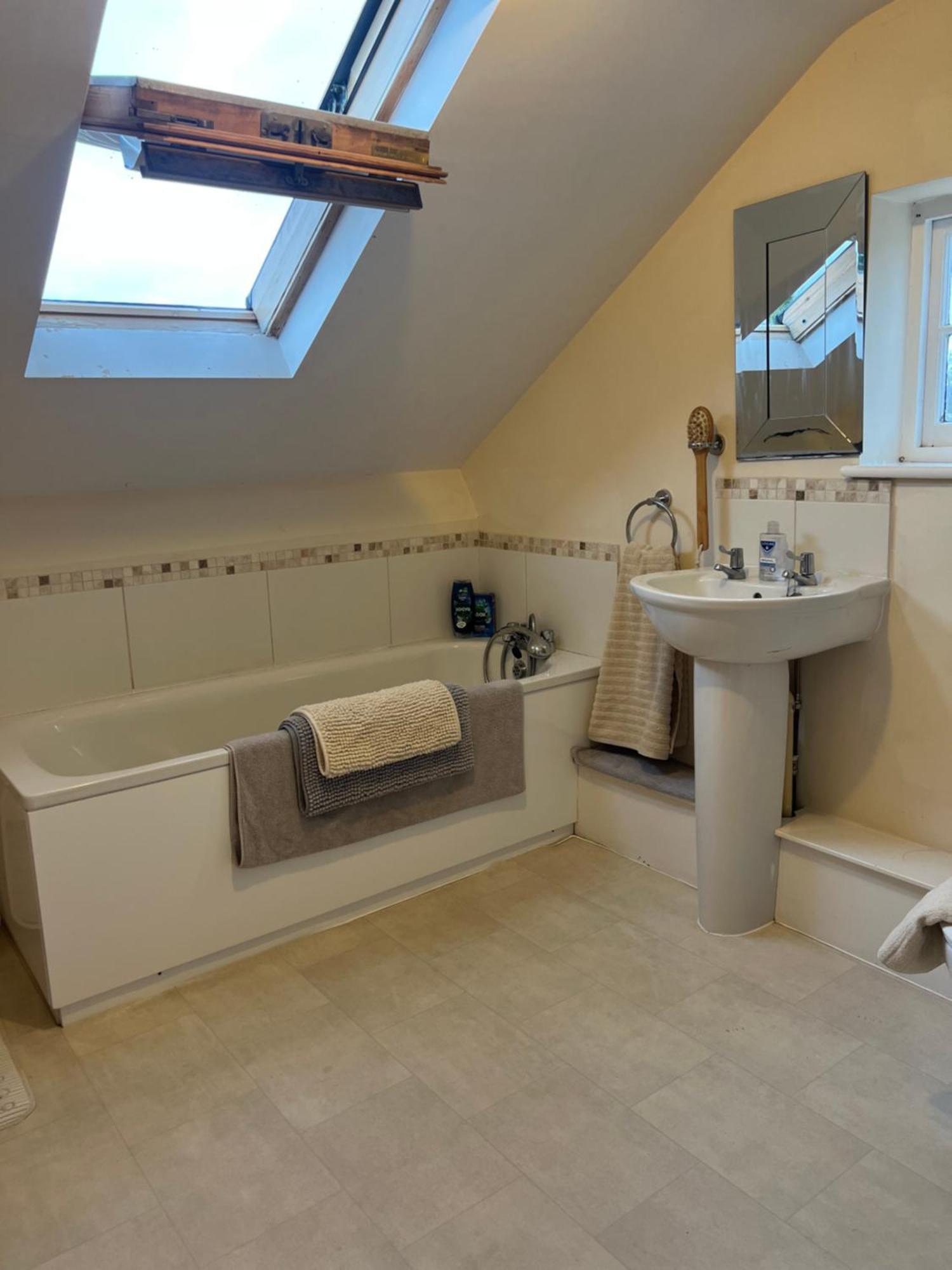Highcroft House Villa Коршам Екстериор снимка